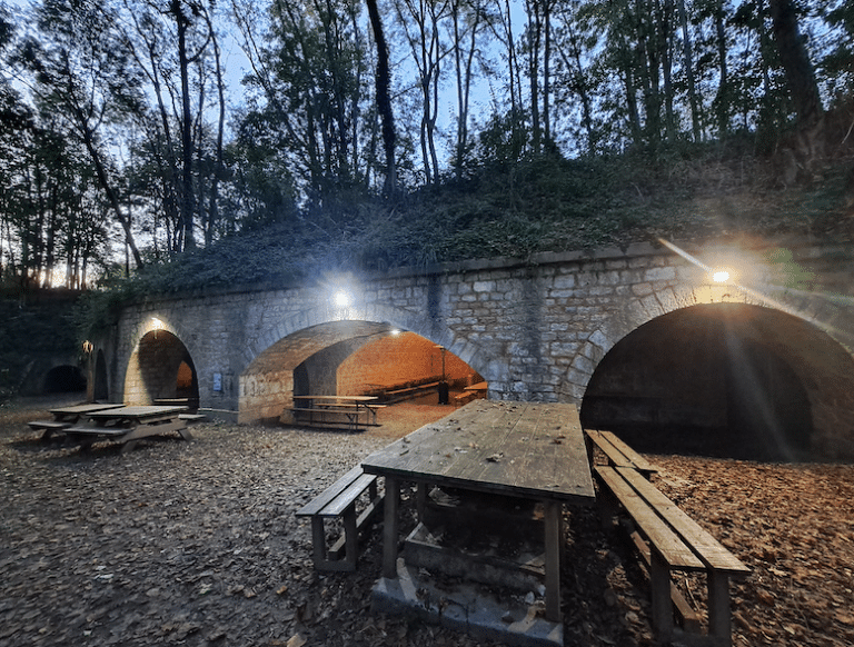 arche fort de vancia de nuit