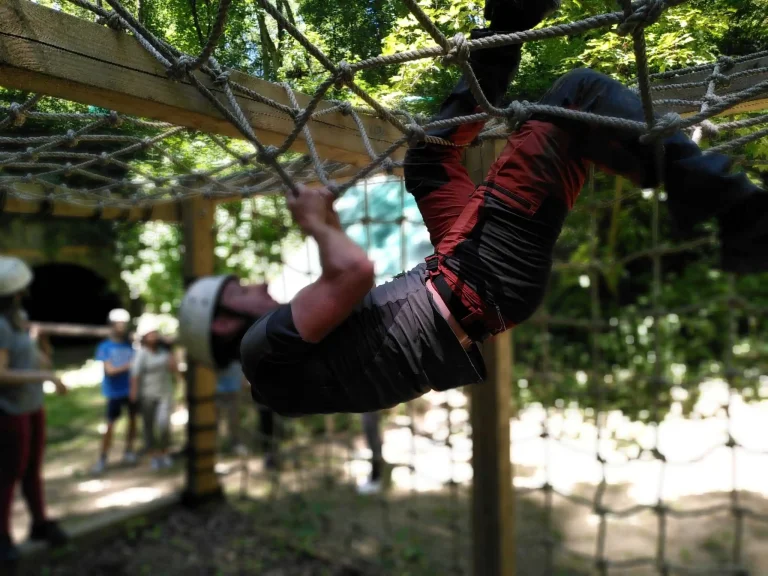 obstacle filets parcours du combattant au fort de vancia à lyon