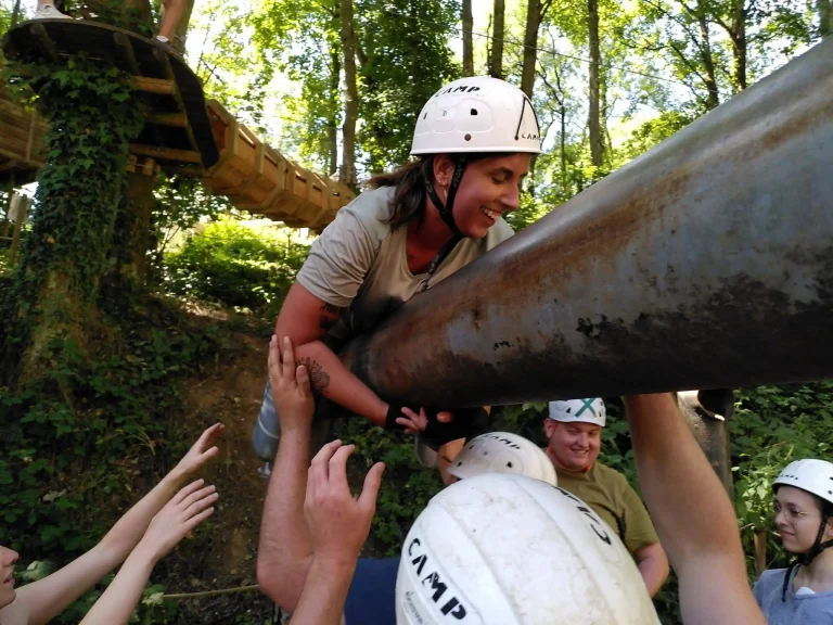 obstacle parcours de cohésion au fort de vancia, fort militaire au nord de lyon
