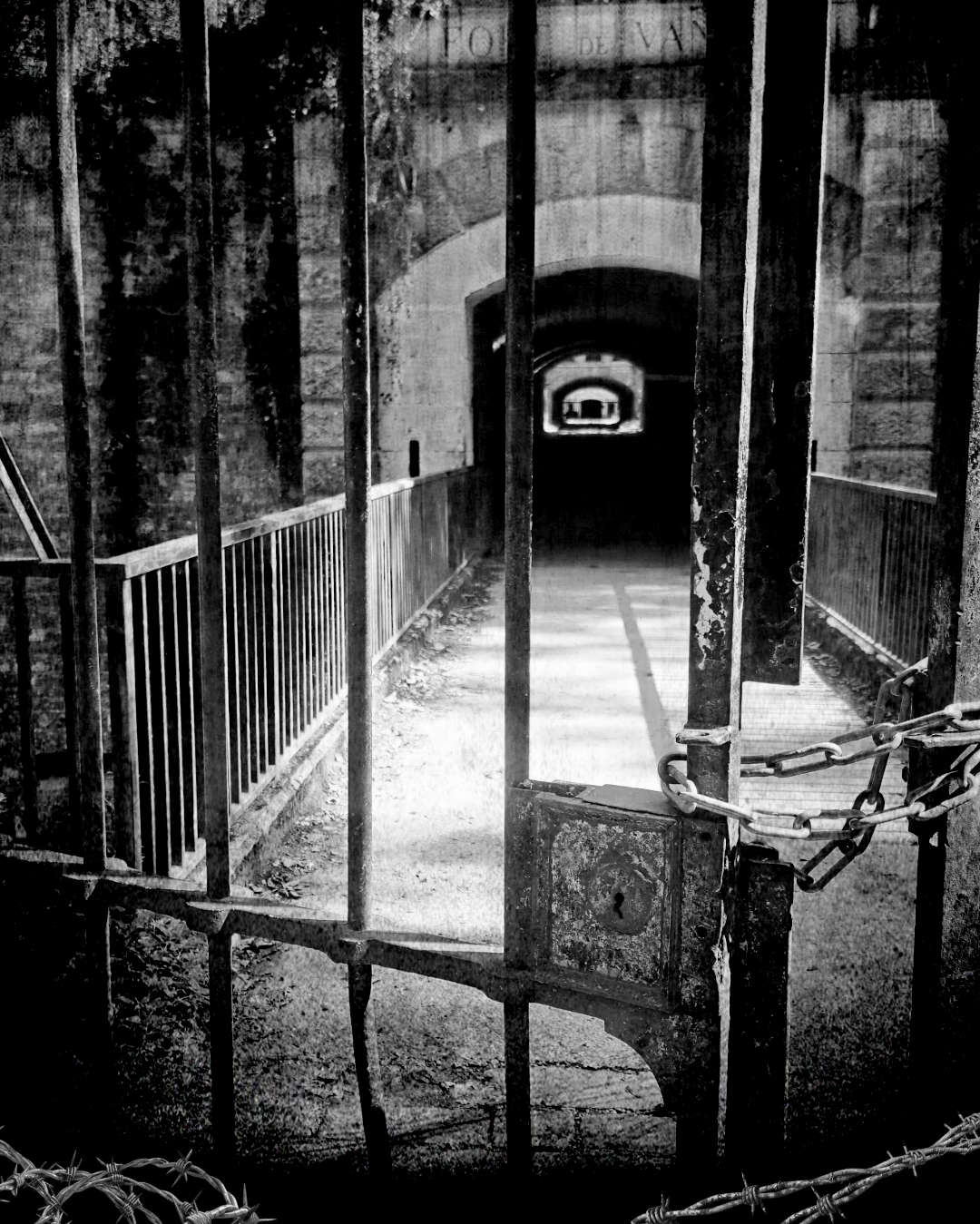 portail-fort-vancia-enquete-immersive-lyon-vanciaventure