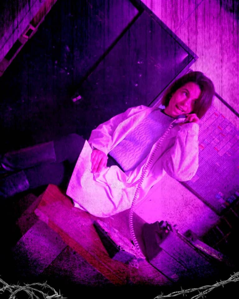 secretaire-actrice-murder-asylum-vanciaventure